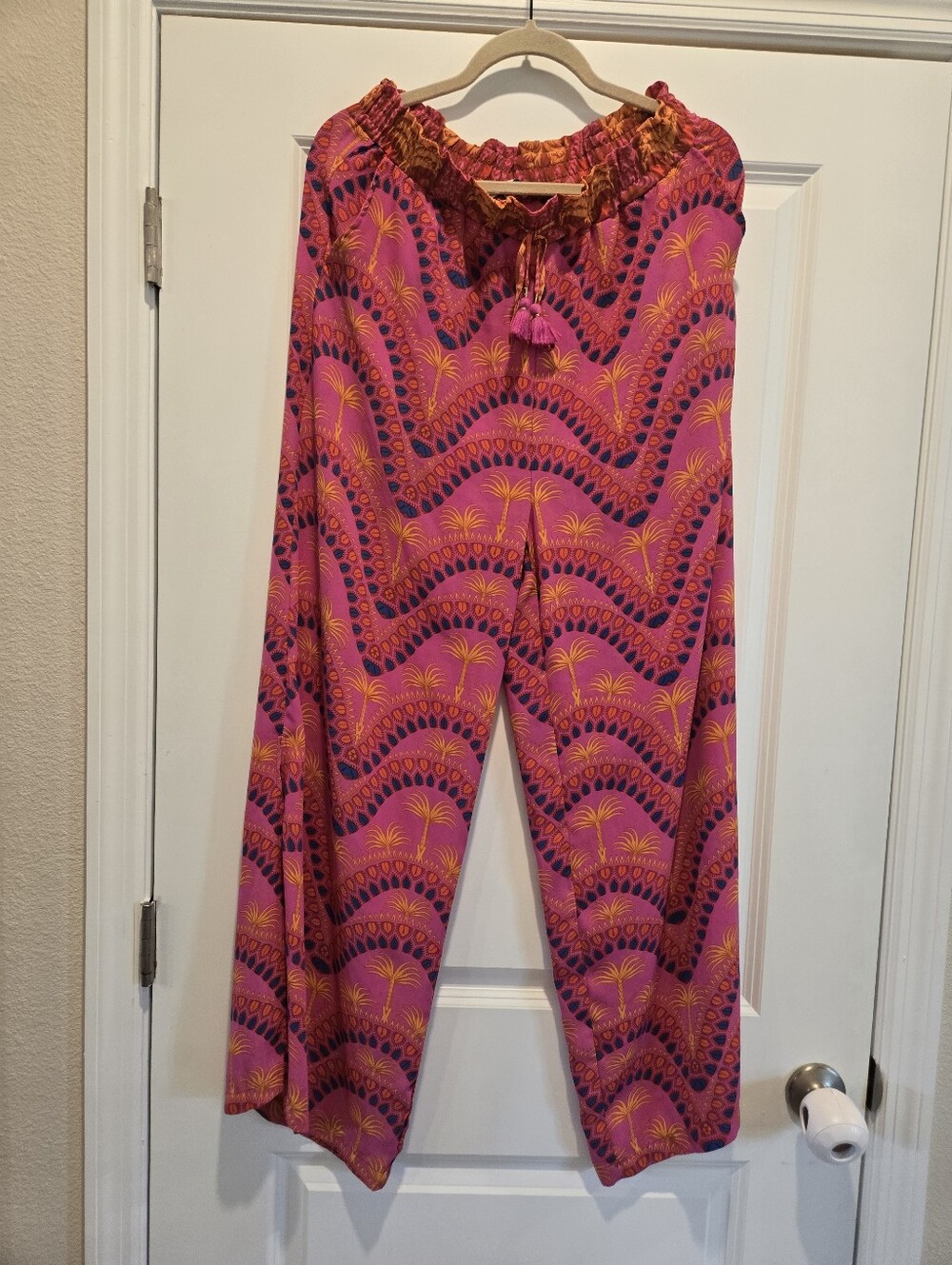 Rose & Olive Pink and Orange Printed Elastic-Waist Wide Leg Pant,  Size Medium - Picture 2 of 9